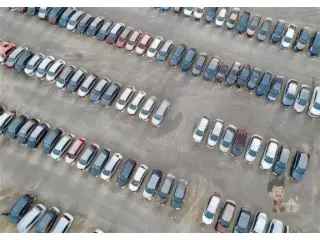 Handelspand te koop Parkeerterrein Charleroi Airport