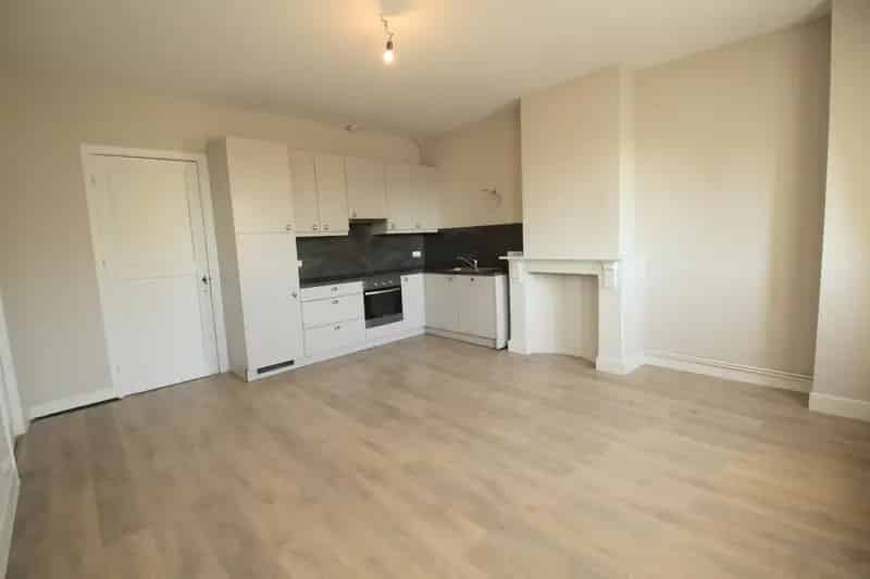 RUIM INSTAPKLAAR APPARTEMENT CENTRUM IEPER