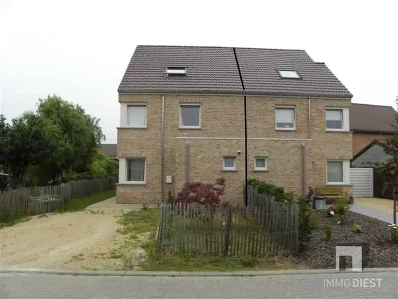 Te Huur: Halfopen Bebouwing 3 slaapkamers Loksbergen