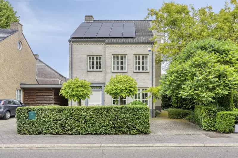 Ruime 5 Slaapkamerwoning Achel 246m2 Woonplezier