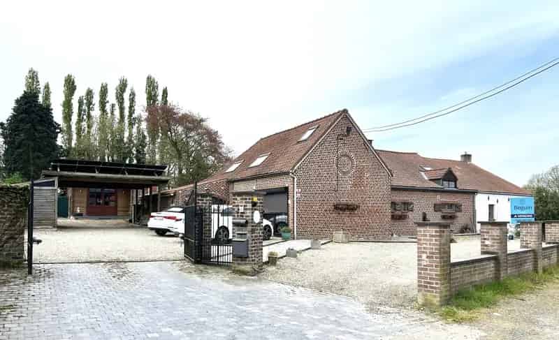 Huis te huur: Ruime Fermette met Chalet en Tuin