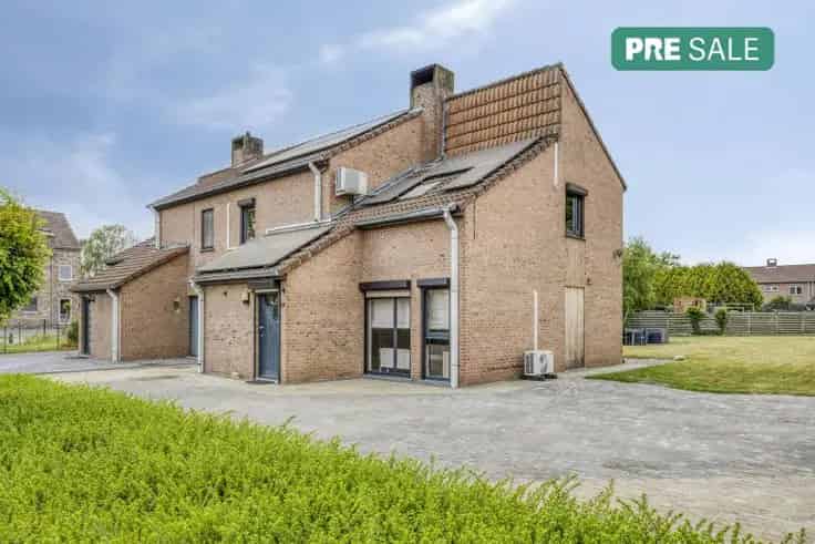 Huis Te Koop Opoeteren - Ruime Gezinswoning met 4 slaapkamers