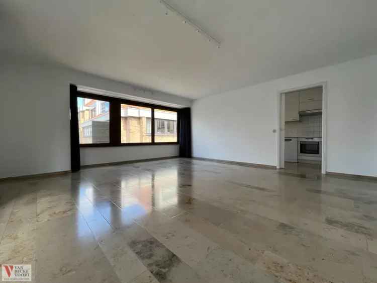 Appartement te huur met uitzicht op plein in de centrale locatie