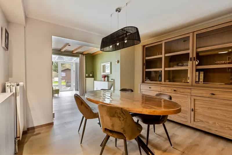 Gerenoveerde 2 gevelwoning te koop