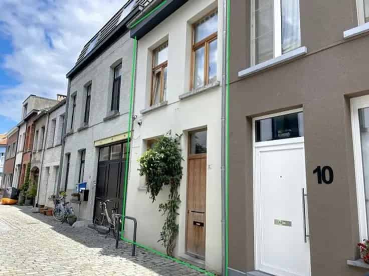 Huis Te Koop Lier: Instapklare Stadswoning met Autostaanplaats