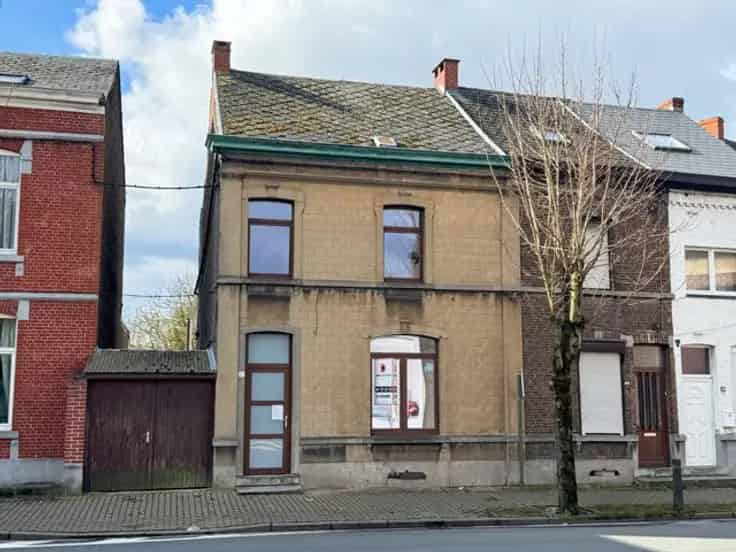 Huis Te Koop Manage: Te renoveren woning met garage en tuin