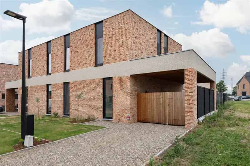 Moderne 3 Slaapkamer Huis te Huur Nabij Bree