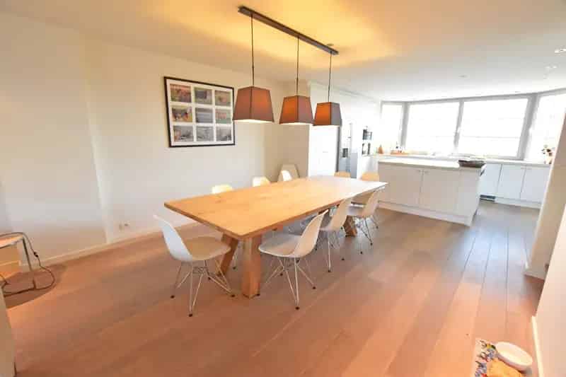 Bel-	Etage woning 5 slaapkamers Oosthoekplein