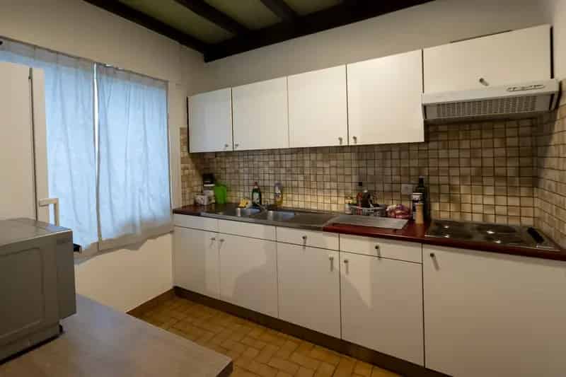 Woning met 2 slaapkamers en garage te koop