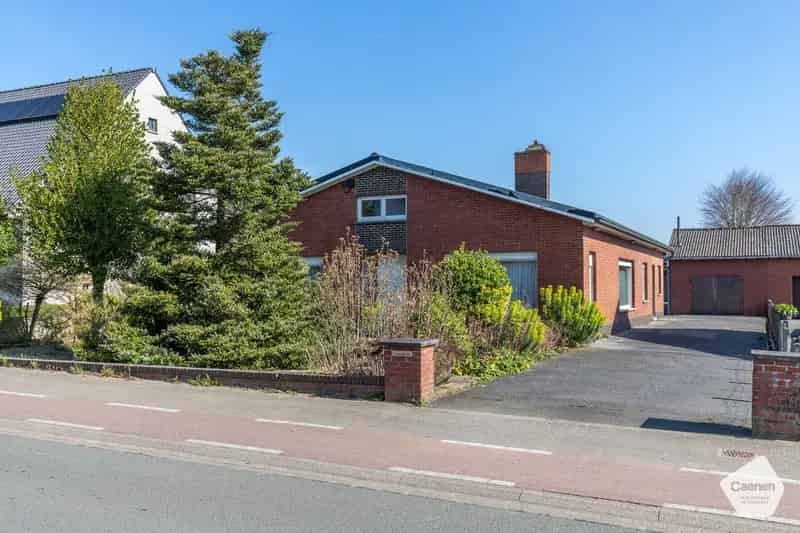 Bungalow 3 slaapkamers Garage 1238m2 Perceel