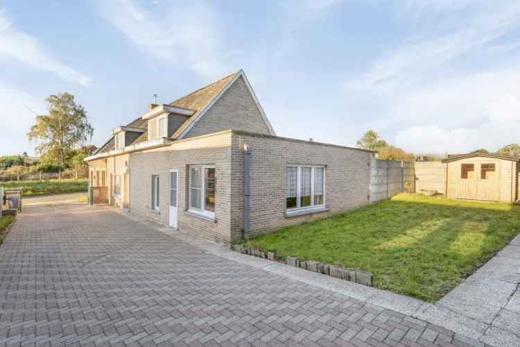 Mooie 3-gevelwoning met 3 slaapkamers, grote atelier en tuin