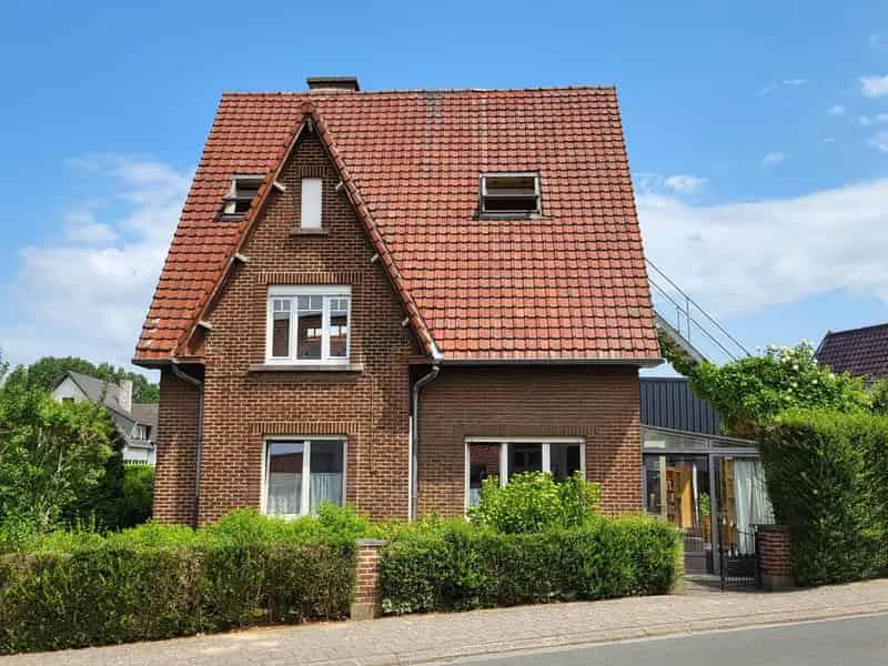 Huis te koop 488m² tuin, 3 slaapkamers, garage, zolder
