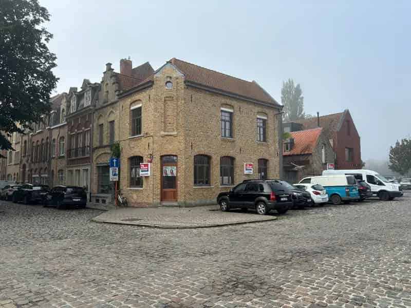 Huis te huur Ieper 4 slaapkamers stadstuin garage