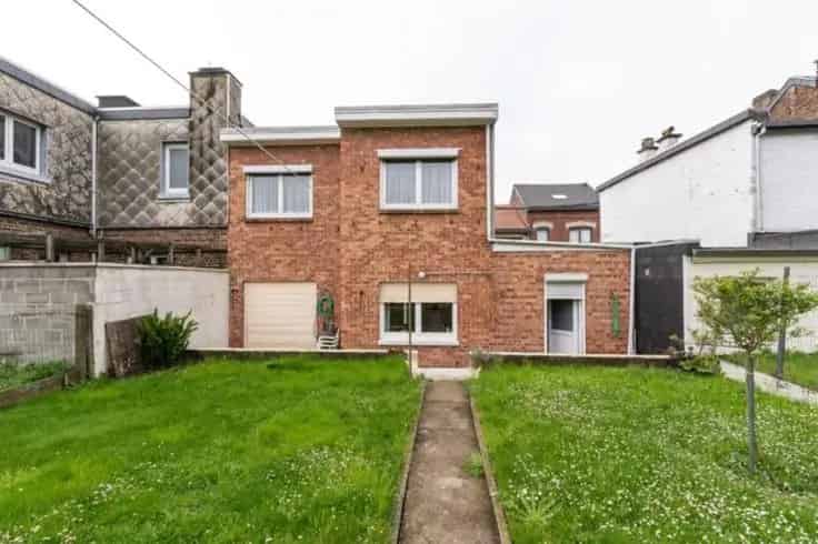 Huis te Koop Nabij Voorzieningen Garage Tuin