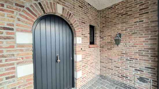 Huur charmante woning in Moen met tuin en garage