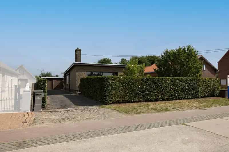 Bungalow te Adegem 2 slaapkamers bijgebouwen