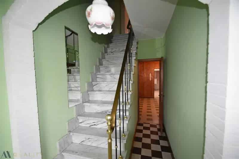 Halfopen Woning met Bouwgrond en Loods 116m²