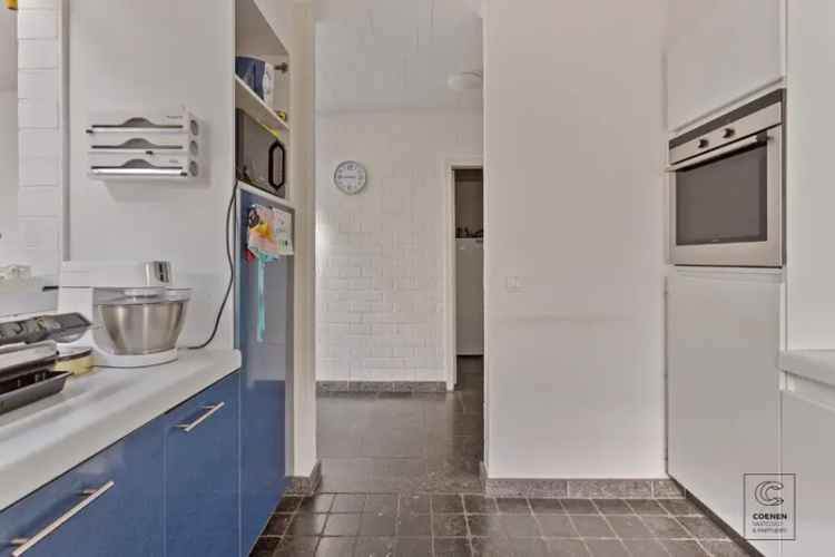 Ruime en instapklare woning met 4 slpk's en een bew opp van 214 m² te Wommelgem!