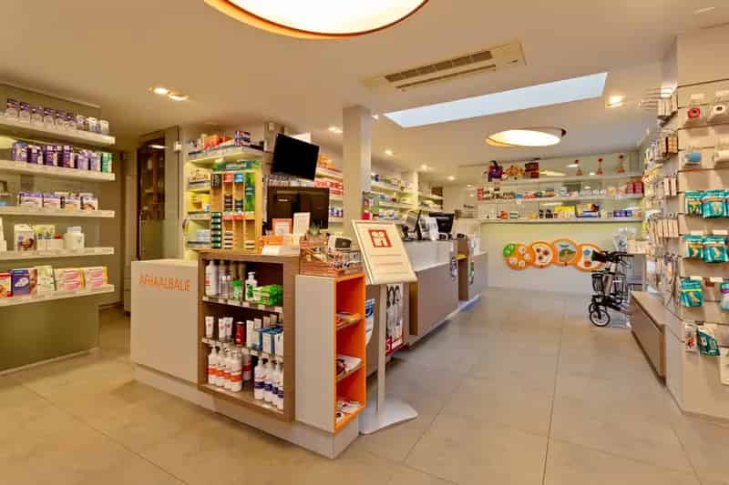 Kantoor te Koop in Nevele: Modern Pand met Woonst