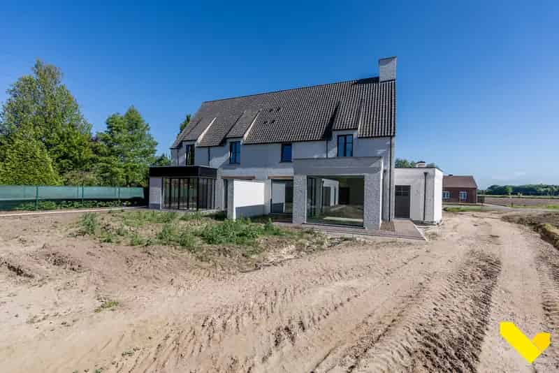 Luxe Halfopen Nieuwbouwwoning te Huur