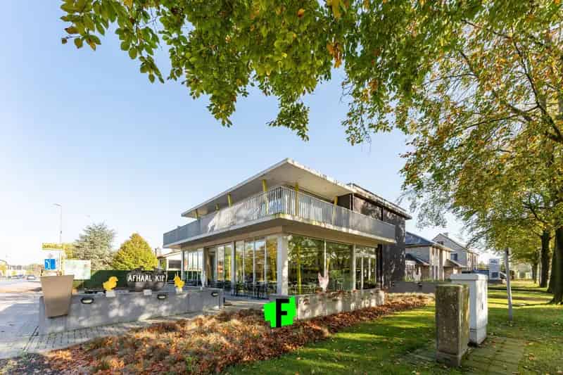 Huis te koop Diksmuide: Handelspand met 2 Appartementen