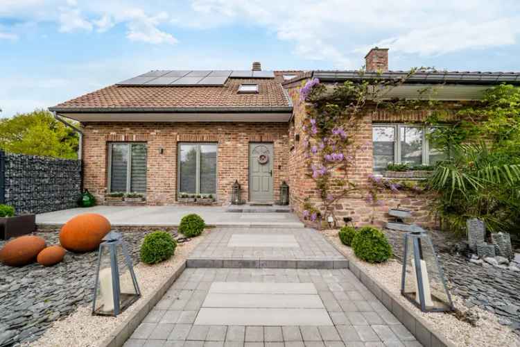 Ruime villa met 4 gevels te koop nabij Namen