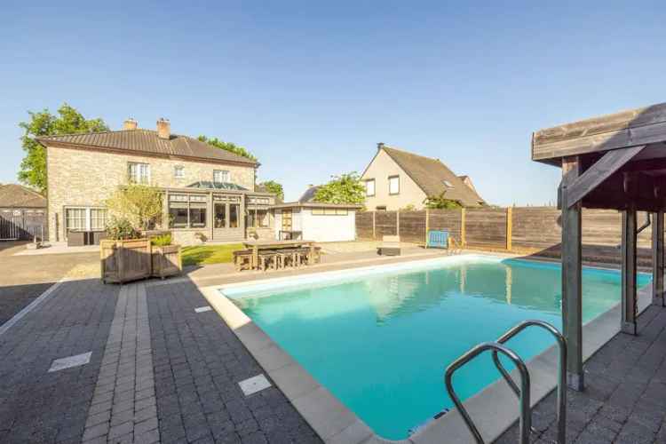 Ruime gezinswoning 4 slaapkamers zwembad 800m² perceel