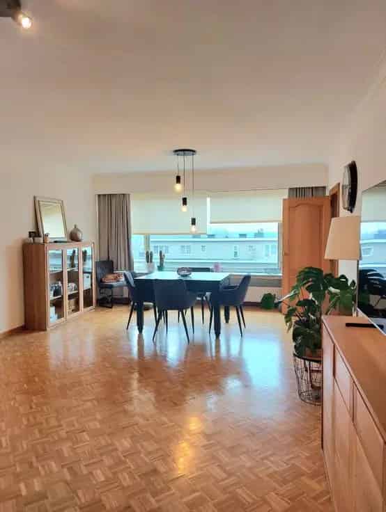 Appartement Te Koop Ruim met Garage 2 slaapkamers