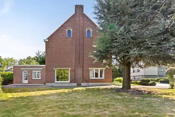 Huis Te Koop Wommelgem: 4 Slaapkamers Grote Tuin