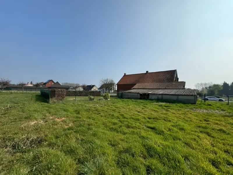 Ruime hoeve te renoveren 1182m²