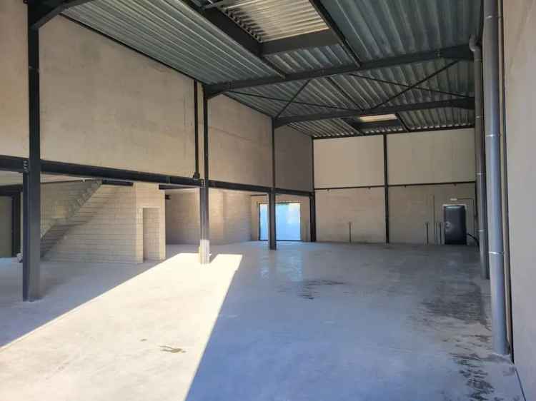 Magazijn met Kantoor Showroom en Woning Zonhoven