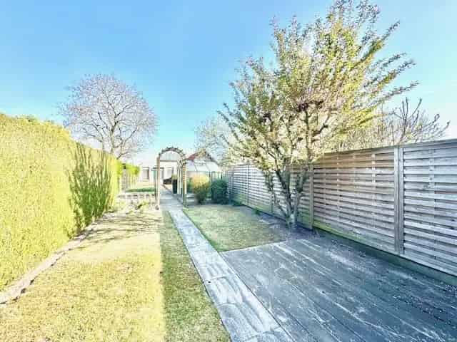 Huis te Koop Waregem: Ruime Woning 212m² met Handelsruimte