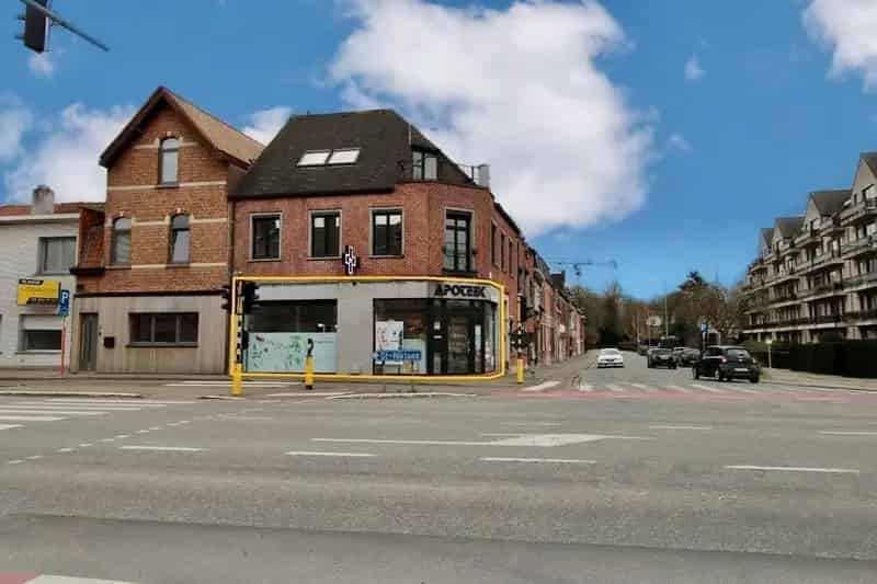 Handelspand te Lokeren Commerciële Ligging