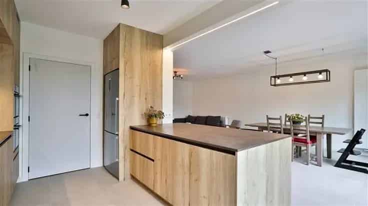 Huis Te Koop: Instapklare woning met 4-5 slaapkamers, tuin en garage