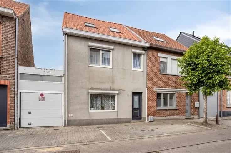 Huis Te Koop Opwijk: Gerenoveerde woning met potentieel