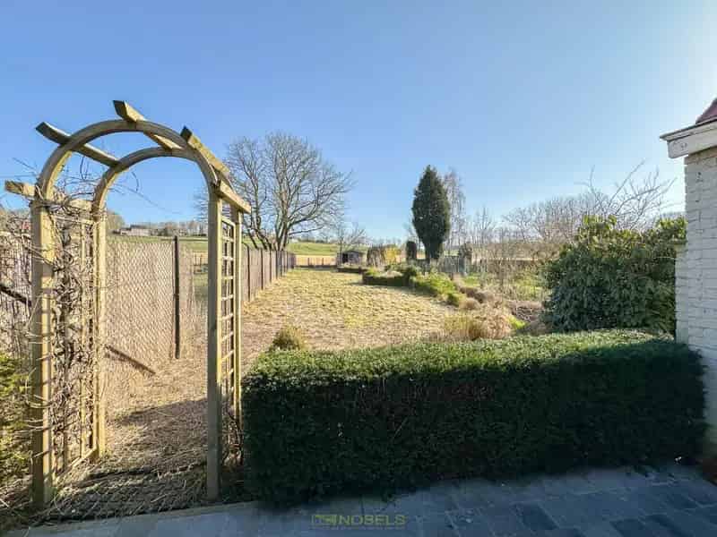 Gezinswoning te Leupegem: Instapklaar met Tuin en Garage