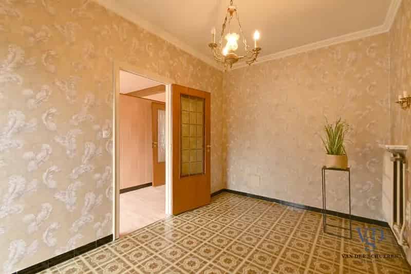 Huis te Koop Nazareth-De Pinte: Ruime Villa met Multifunctionele Ruimte