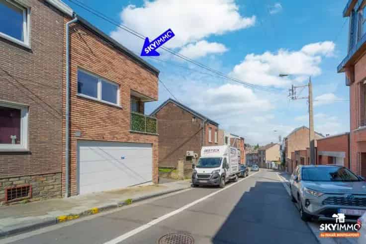 Huis Te Koop Seraing - Nieuwbouw - 2 Garages - Balkon - PEB C