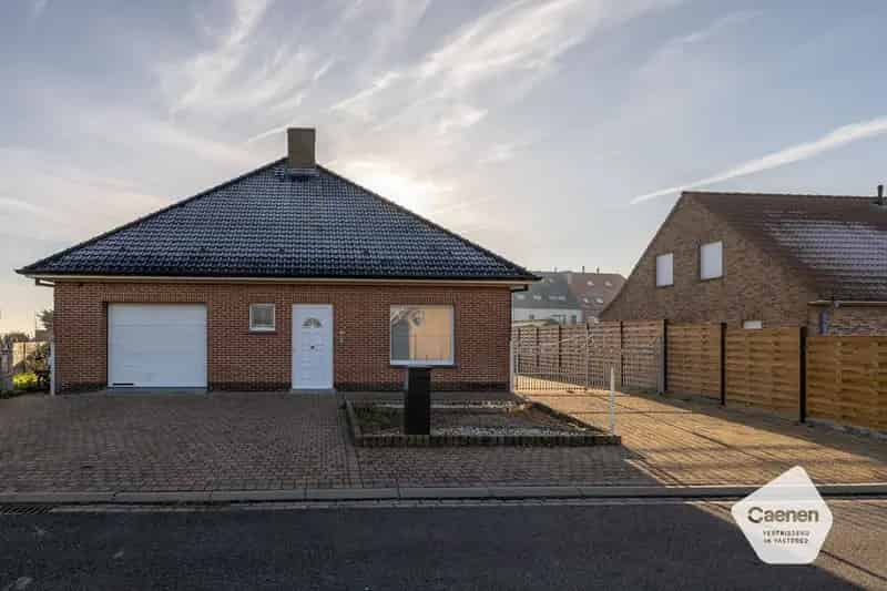 Unieke gelijkvloerse villa met slaapkamer en badkamer