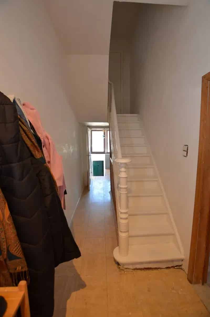 Huis te huur 4 slaapkamers tuin kelder zolder