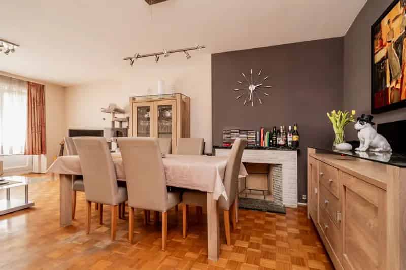 Mooi appartement te renoveren 5de verdieping 2 slaapkamers terras