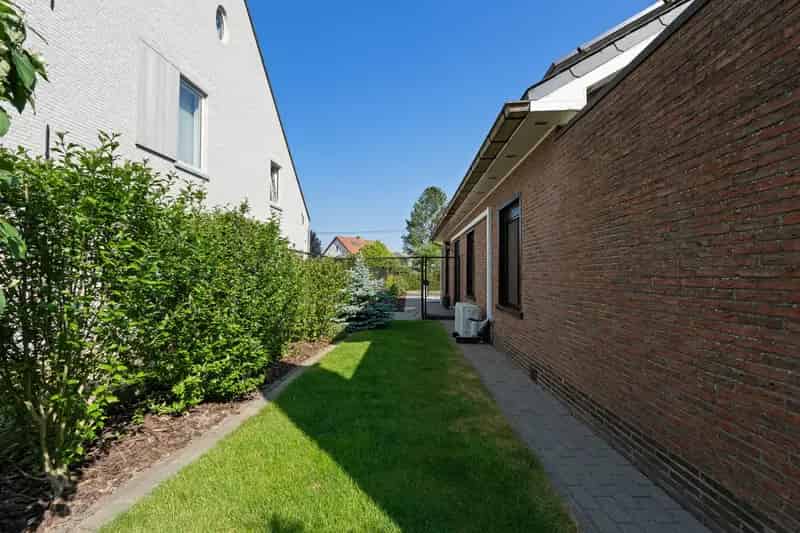 Gelijkvloerse woning te koop met tuin en airco