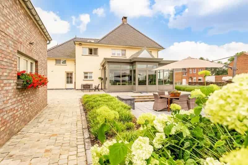 Ruime villa te Riemst op 3969 are