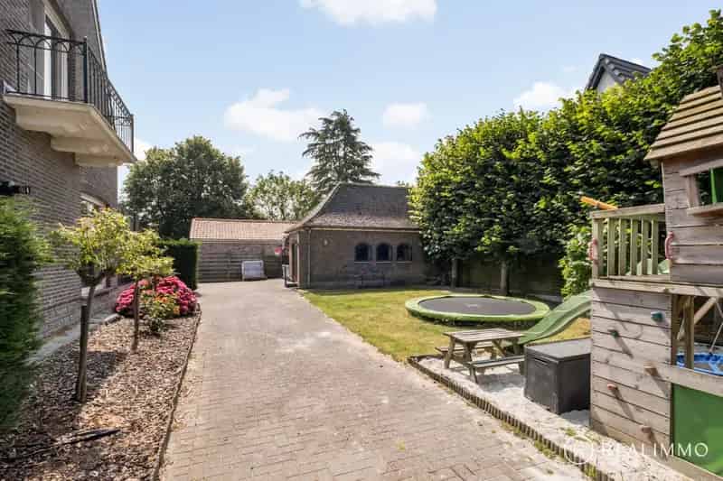 Instapklare gerenoveerde gezinswoning 4 slaapkamers