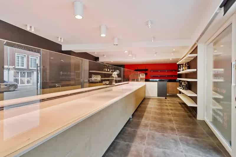 Commercieel Pand met Appartement