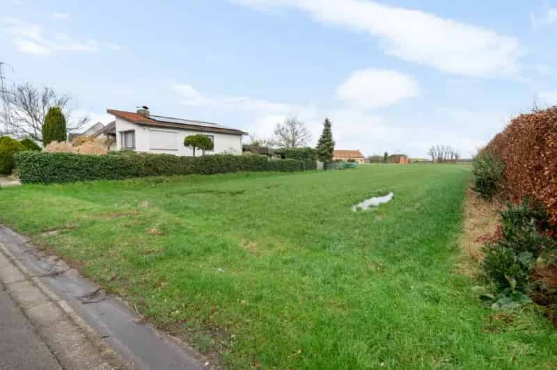 Villagrond 1003m² Landelijke omgeving Nabij E19 A12