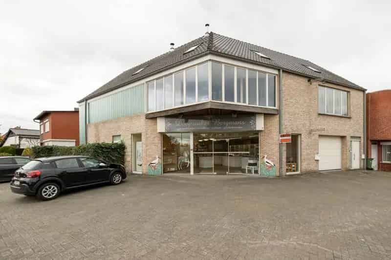 Commerciële ruimte te Oud Turnhout 193m²