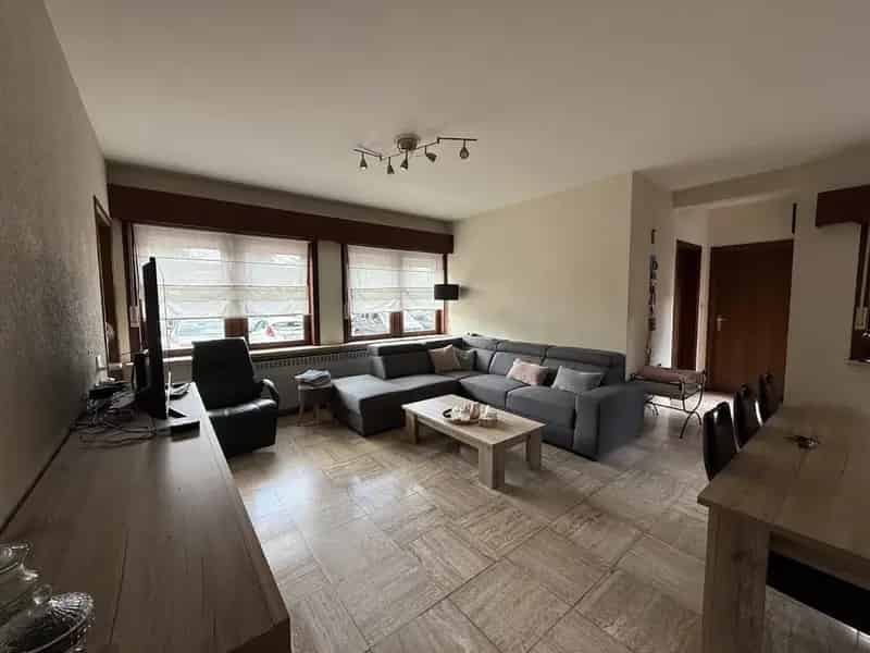 Appartement te Huur Meeuwen: Lichtrijk Wonen met Terras