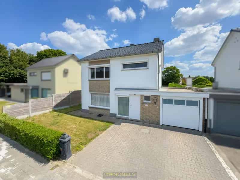 Te renoveren gezinswoning 3 slaapkamers tuin Eine