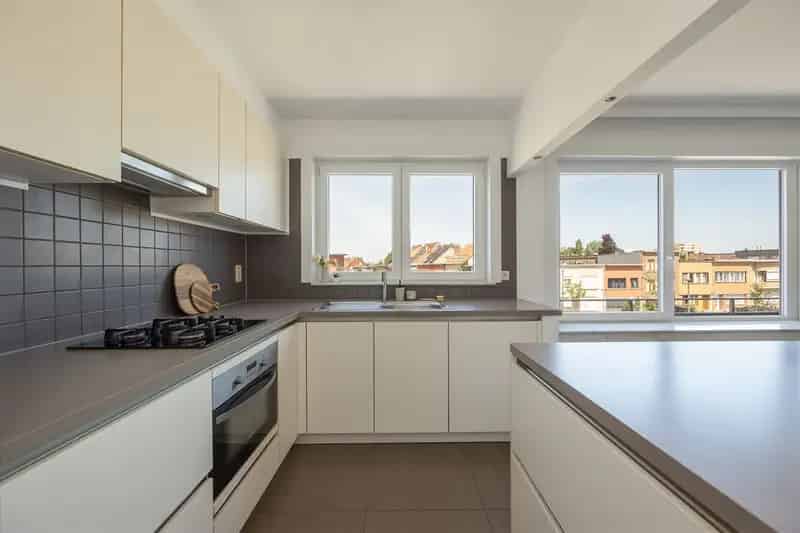 Appartement te koop: 2 slaapkamers, terras en garage